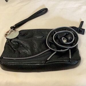 Château Wristlet